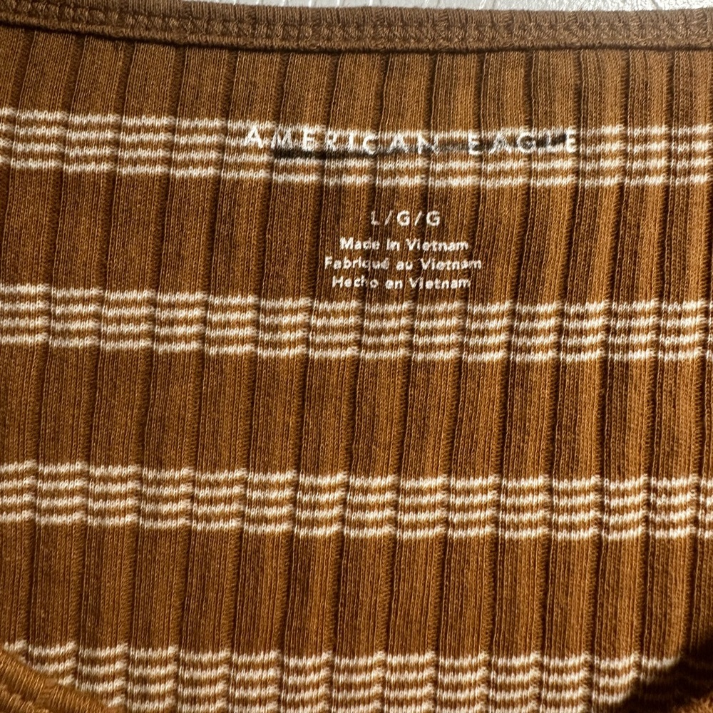 American Eagle Cropped Top - Picture 3 of 3